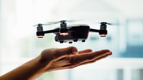 5 lucruri pe care trebuie să le știi înainte să îți cumperi o dronă
